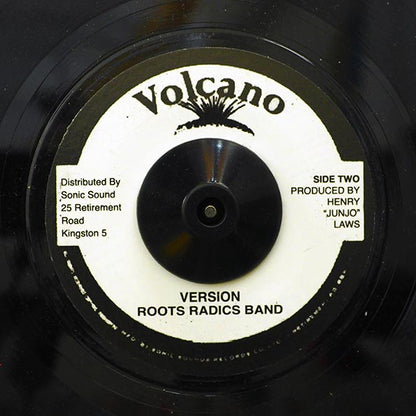Barrington Levy, Trinity - Give Thanks & Praise  /  Roots Radics - A Yah We Deh Dub (7")