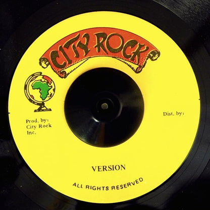 Papa Bebo - Leave Mi Daughter  /  Version (rhythm: "Pass The Kouchie") (7")