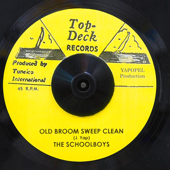 The Schoolboys - Old Broom Sweep Clean  /  Al & The Vibrators - Dream For Tomorrow (7")