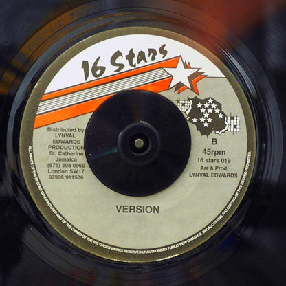 Half Pint - Hip Hip Hurrah  /  Version (7")