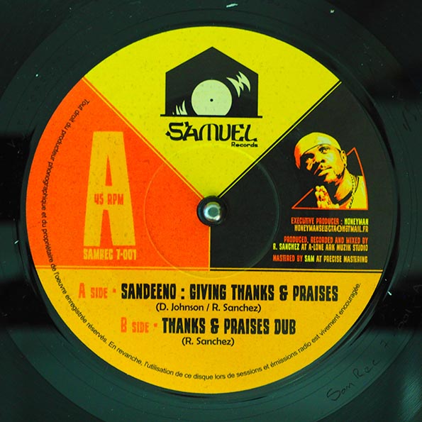 Sandeeno - Giving Thanks & Praises  /  Roberto Sanchez (Lone Ark) - Thanks & Praises Dub (7")