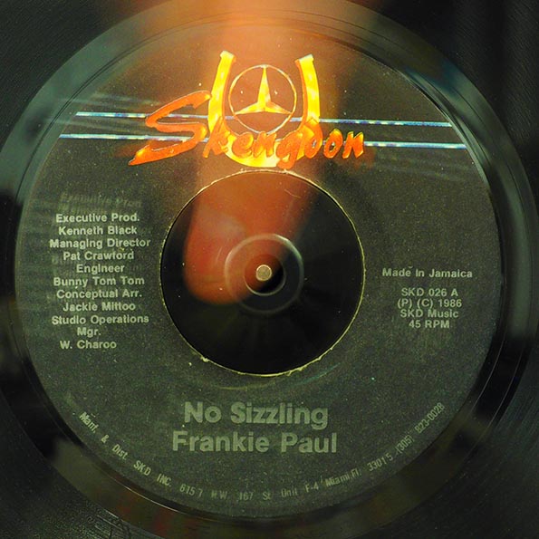 Frankie Paul - No Sizzling  /  Skengdon All Stars - Japanese Style (7")
